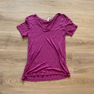 pink v neck t shirt